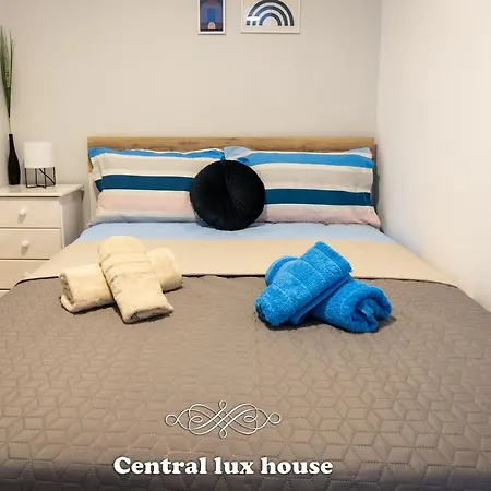 Central Lux House
