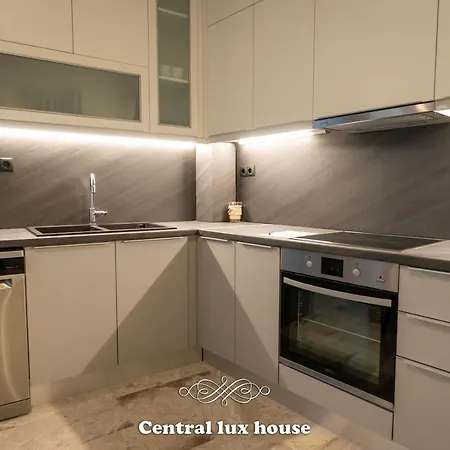 Central Lux House Apartment